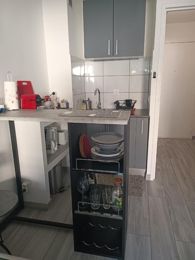 Joli Studio Res Au Calme En Rez De Jardin A Bandol. Kültér fotó
