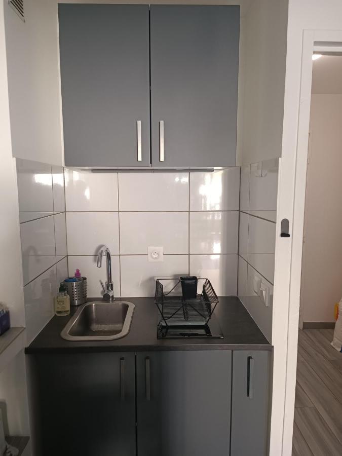 Joli Studio Res Au Calme En Rez De Jardin A Bandol. Kültér fotó