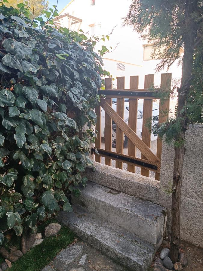 Joli Studio Res Au Calme En Rez De Jardin A Bandol. Kültér fotó