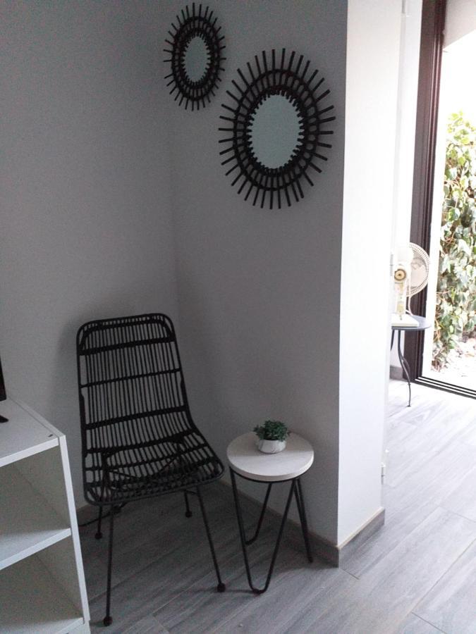 Joli Studio Res Au Calme En Rez De Jardin A Bandol. Kültér fotó